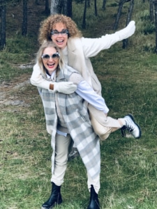 Jetta en Miranda met Oscar Mamooi